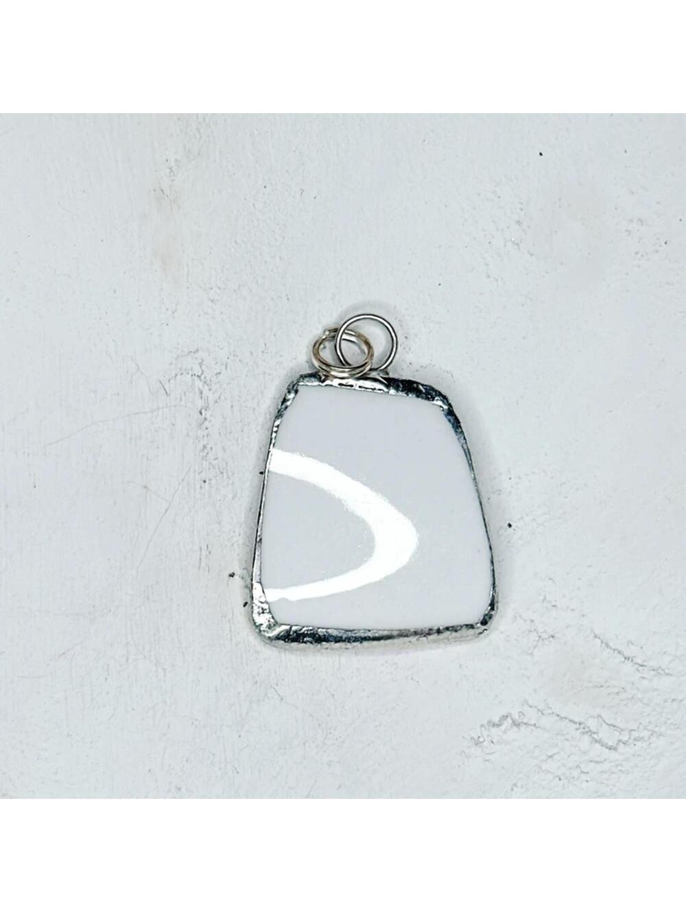 982L. Red Ceramic Pendant - Picture 3 of 9